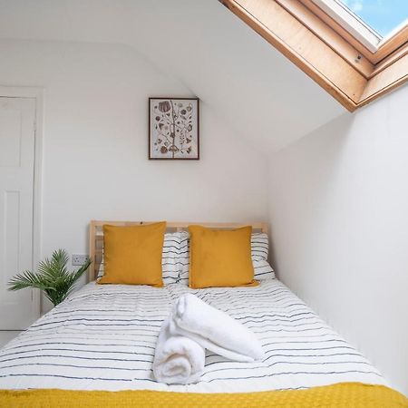 Quiet Neighborhood-Free Parking Apartment Blackpool Bagian luar foto