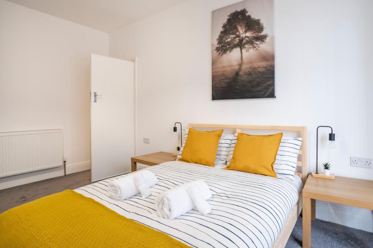 Quiet Neighborhood-Free Parking Apartment Blackpool Bagian luar foto